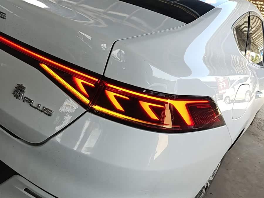 BYD Qin PLUS 2023 — фото 8