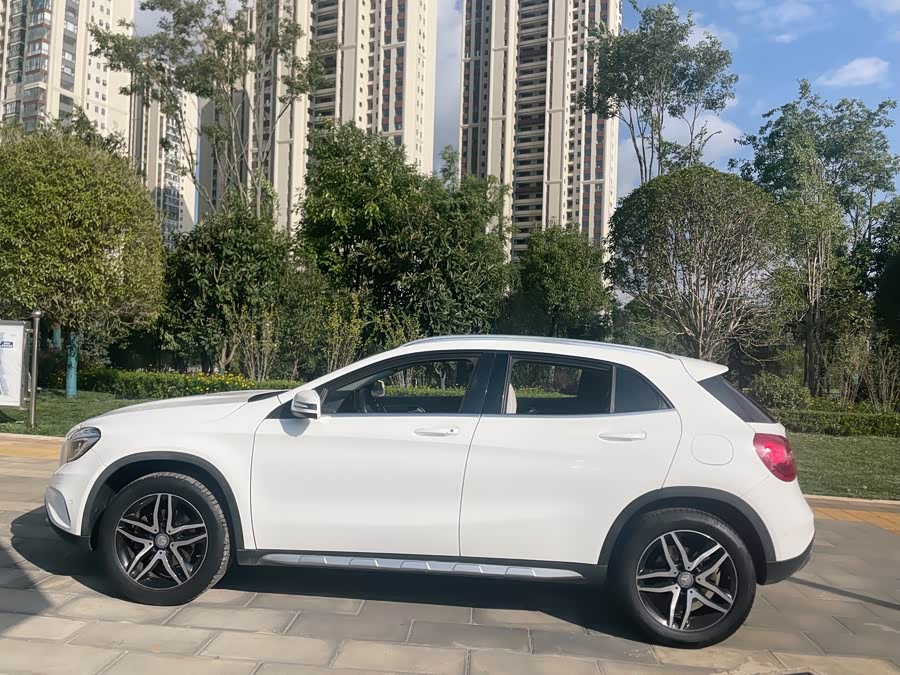 Mercedes-Benz GLA 2016