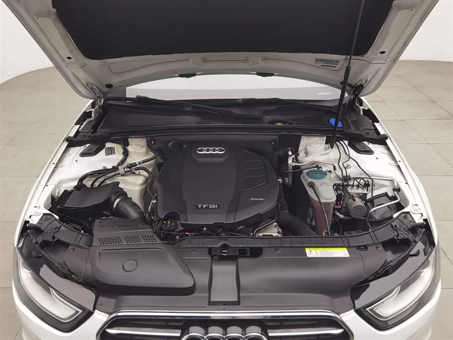 Audi A4L 2016