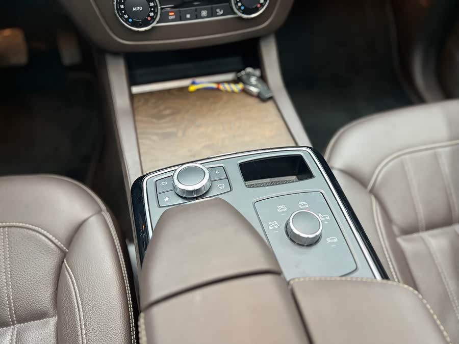 Mercedes-Benz GLE 2017 — фото 15