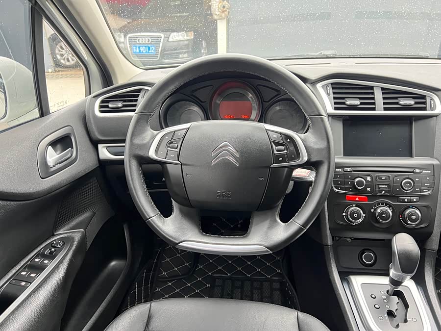 Citroën C4L 2015 — фото 13