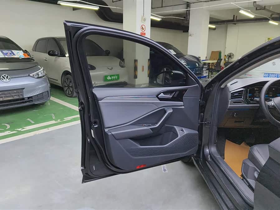 Volkswagen Sagitar 2022