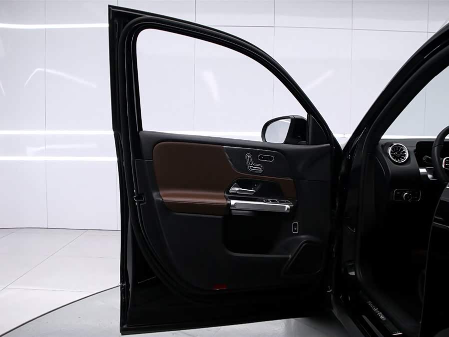 Mercedes-Benz GLB 2022 — фото 11