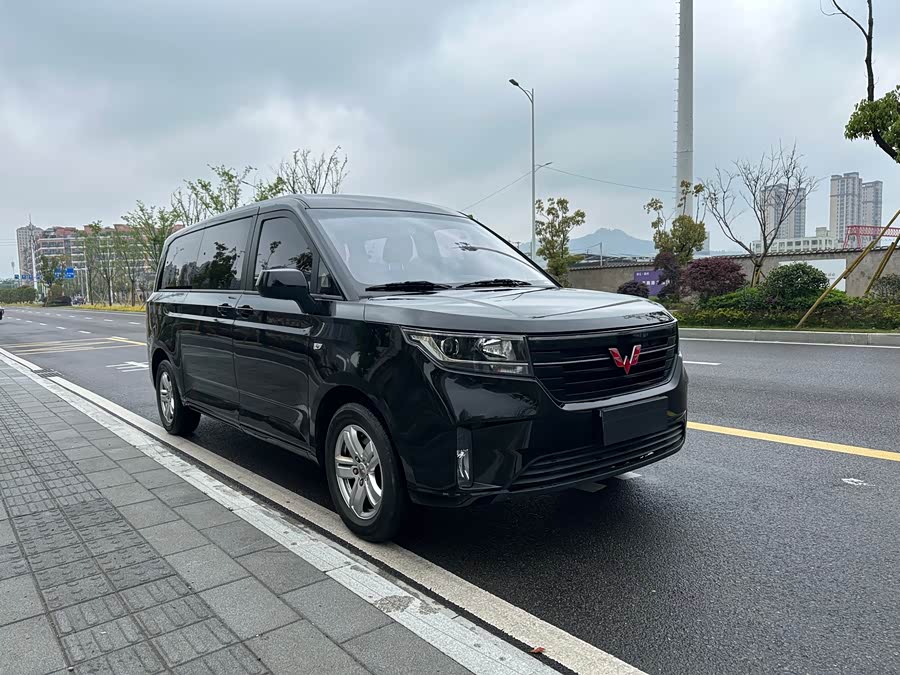 Wuling Journey 2021