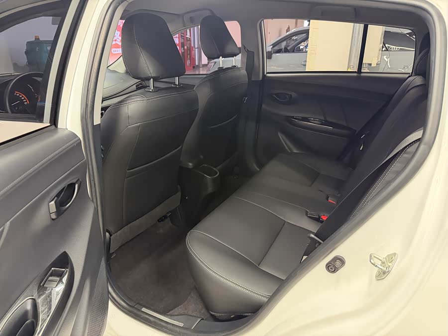 Toyota Yaris L 2022 — фото 15