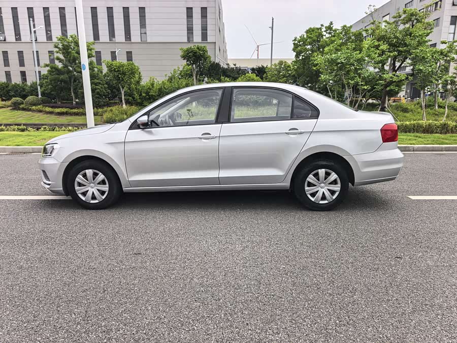 Volkswagen Jetta 2017 — фото 10