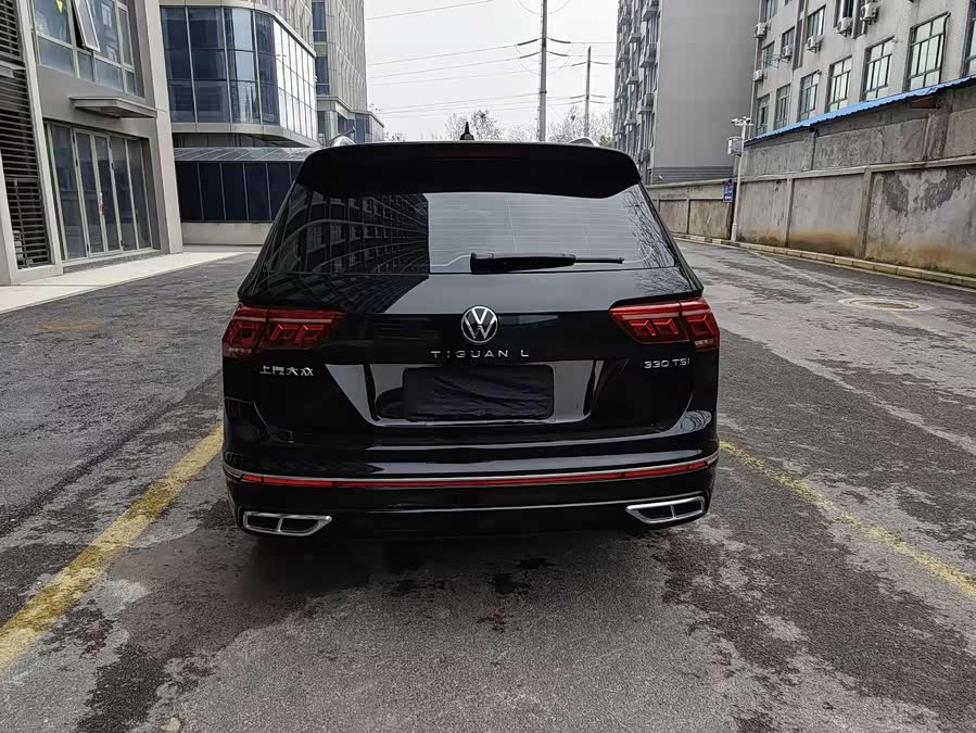 Volkswagen Tiguan L 2023 — фото 10