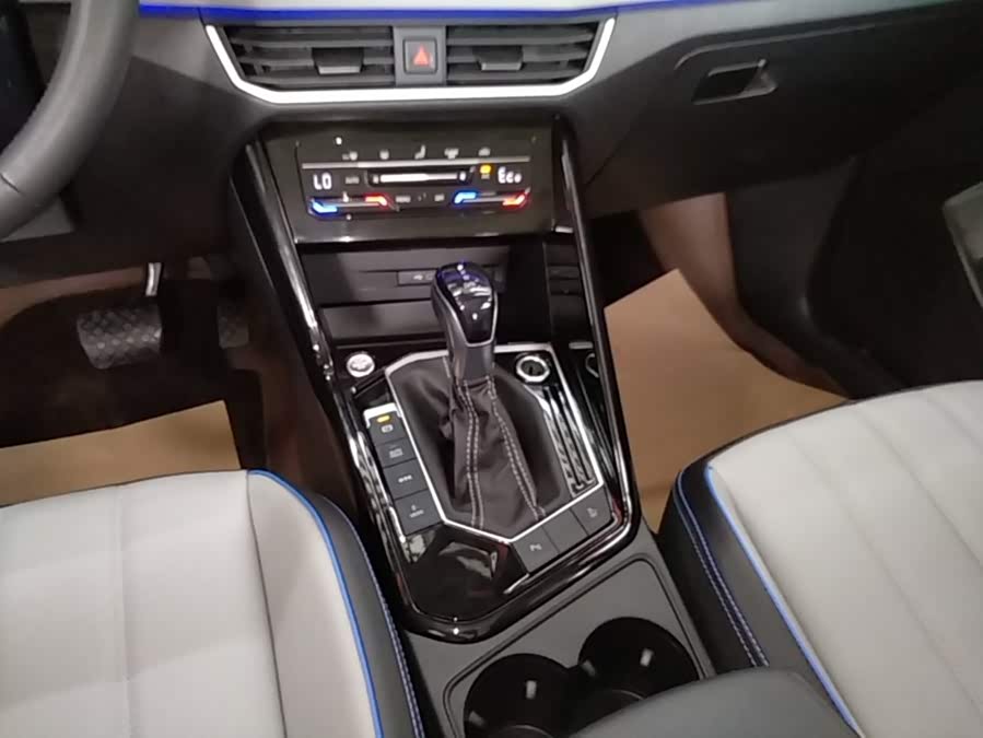 Volkswagen Tanyue GTE 2023 — фото 14