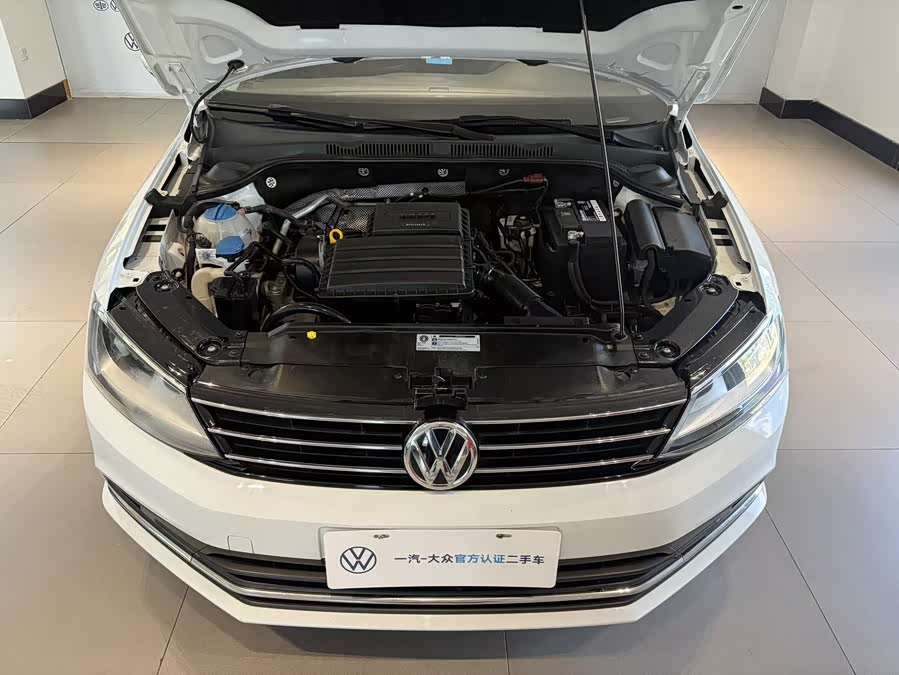 Volkswagen Sagitar 2018
