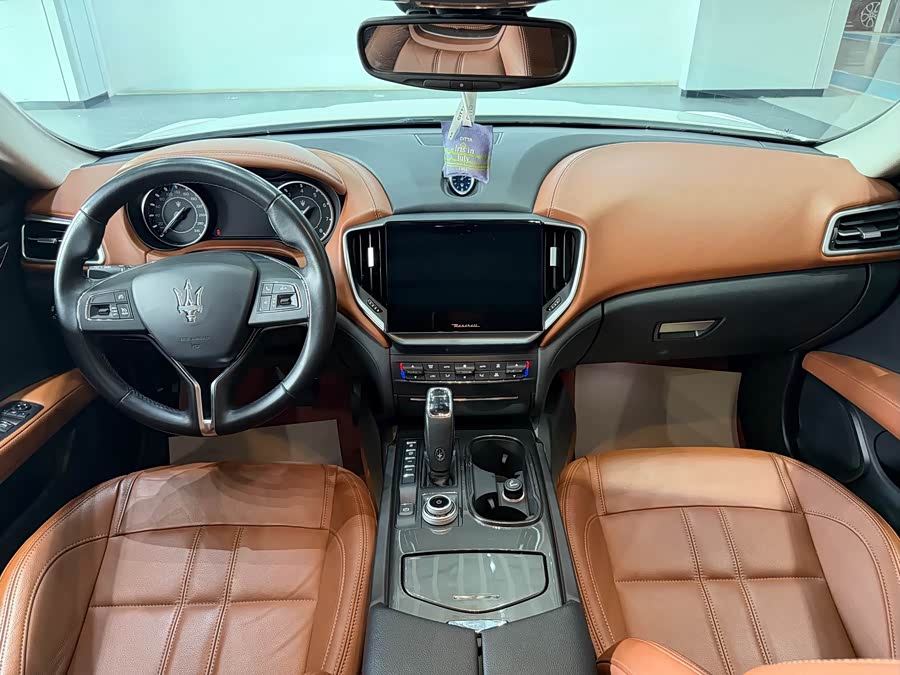 Maserati Ghibli 2021