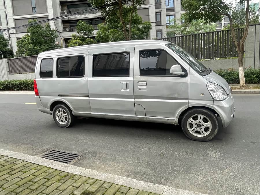 Wuling Rongguang 2012