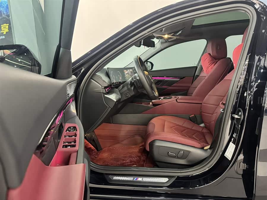 BMW 5 Series 2025 — фото 14