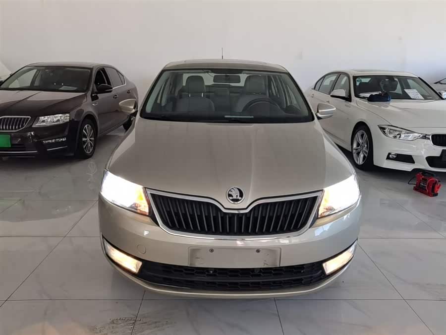 Skoda Rapid 2015