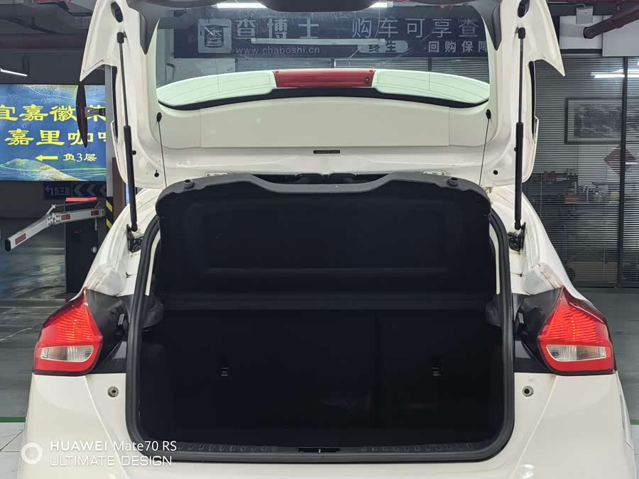 Ford Focus 2015 — фото 12