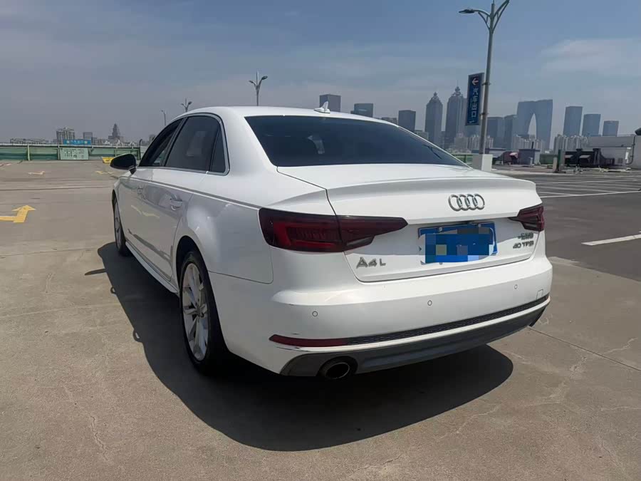Audi A4L 2018