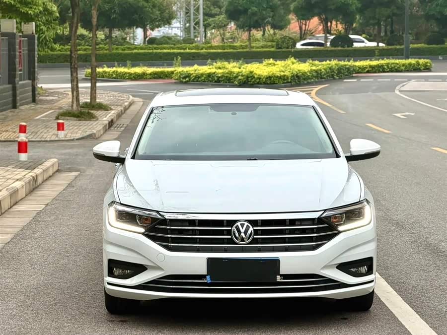Volkswagen Sagitar 2021