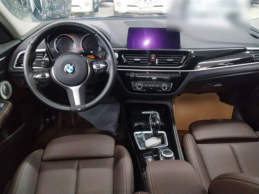BMW 1 Series 2021 — фото 10