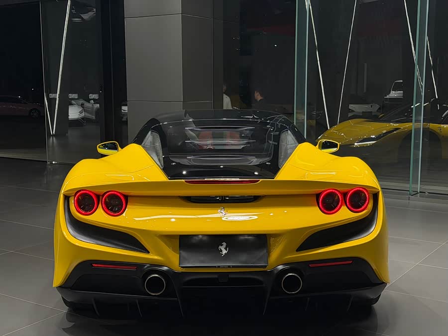 Ferrari F8 2019