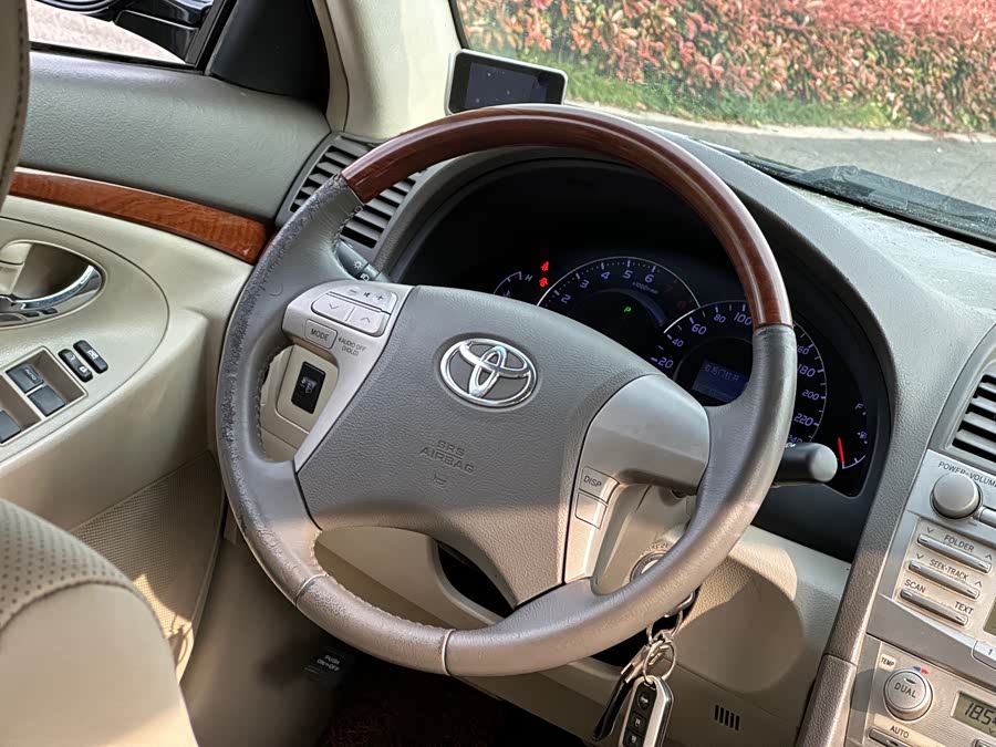 Toyota Camry 2013 — фото 13