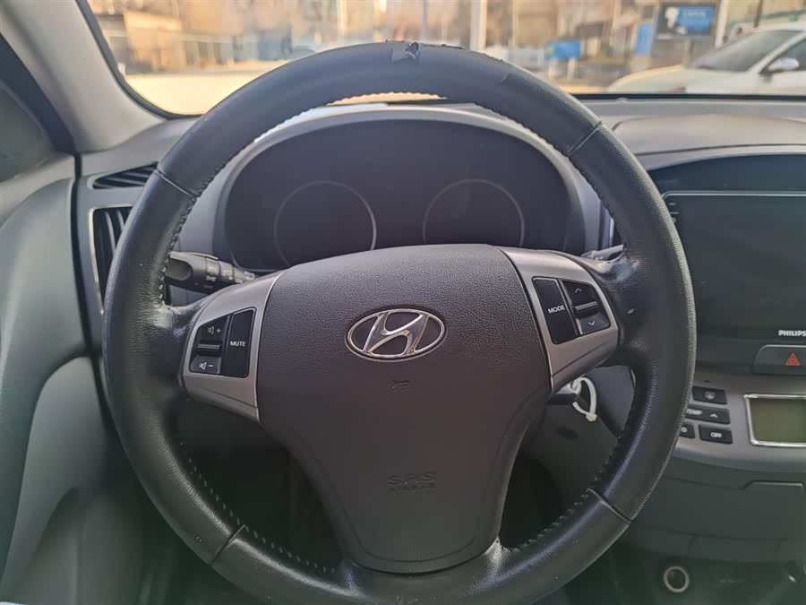 Hyundai Joyful 2011