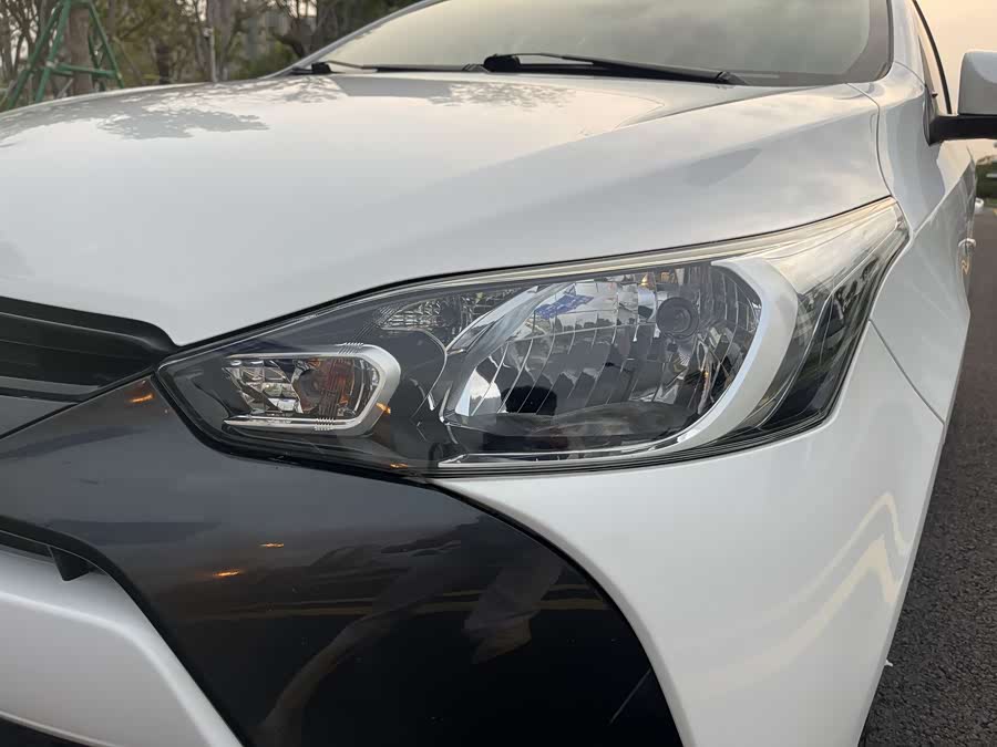 Toyota Yaris L 2020 — фото 14