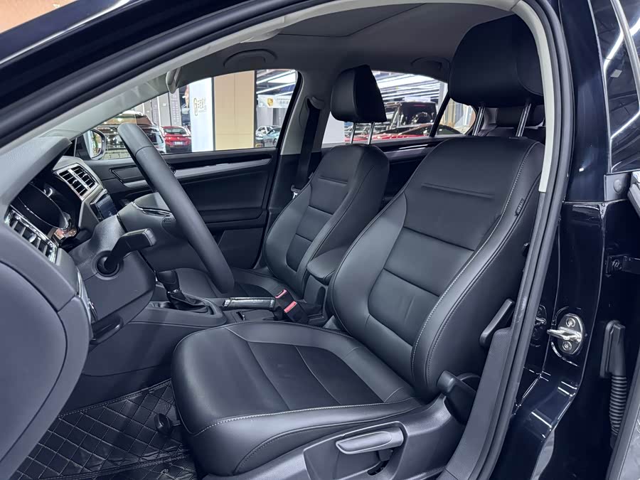 Volkswagen Sagitar 2018