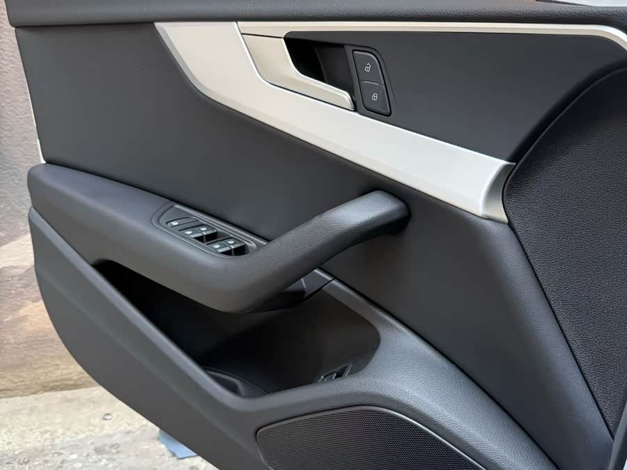 Audi A4L 2018