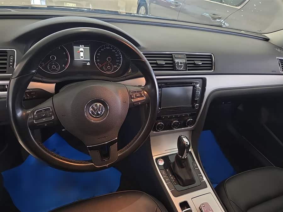 Volkswagen Passat 2015 — фото 14