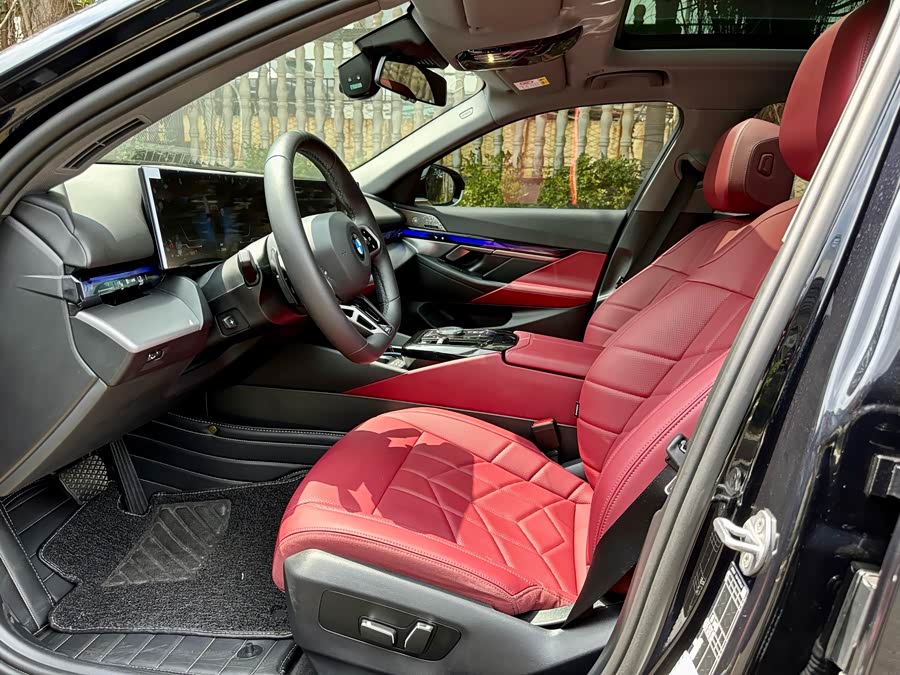 BMW 5 Series 2025