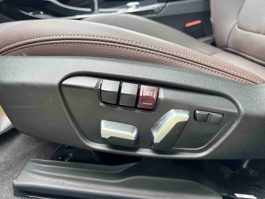 BMW 1 Series 2021 — фото 18