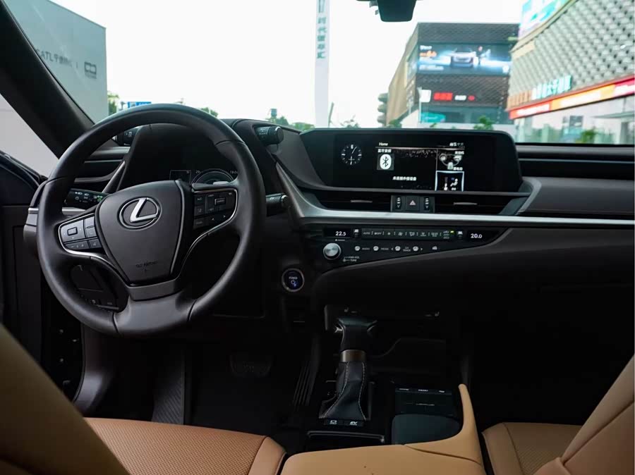 Lexus ES 2020 — фото 12