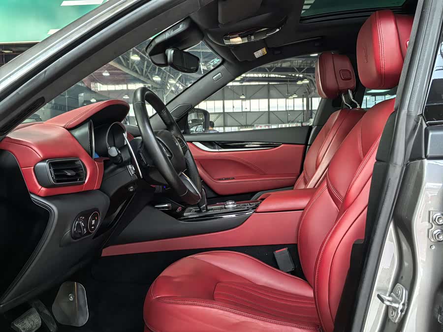 Maserati Levante 2018 — фото 15
