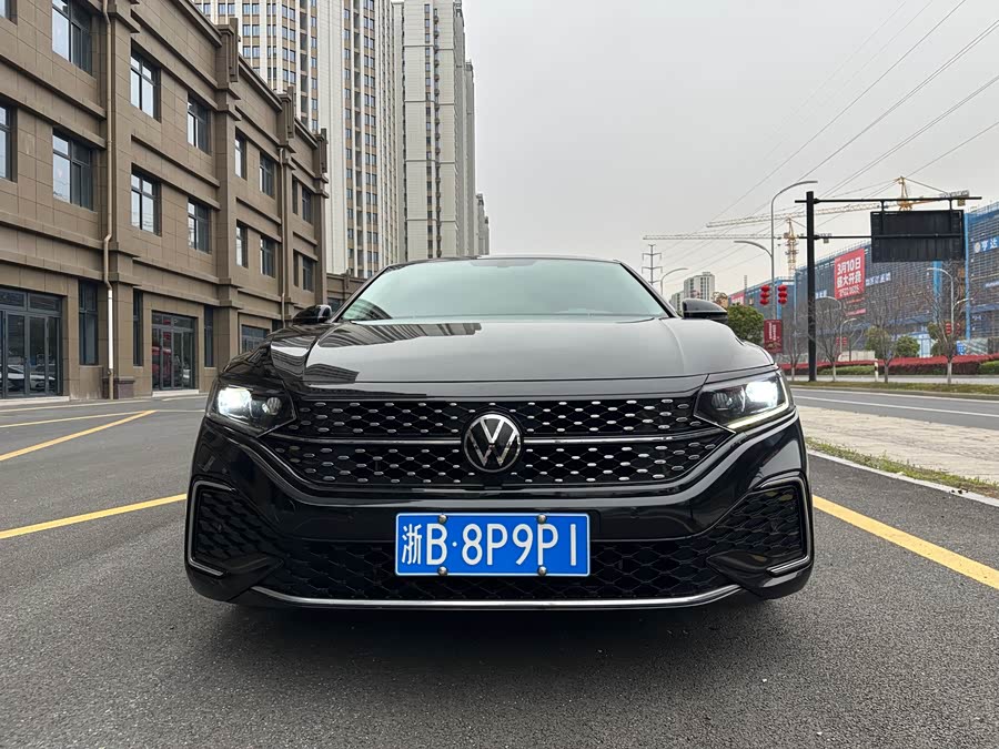 Volkswagen Passat 2023