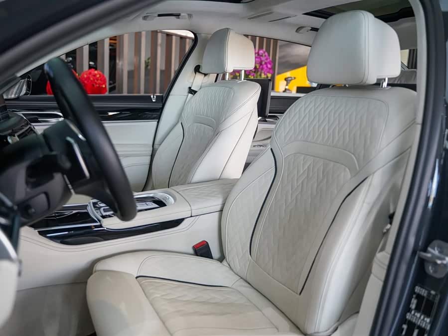 BMW 7 Series 2019 — фото 17