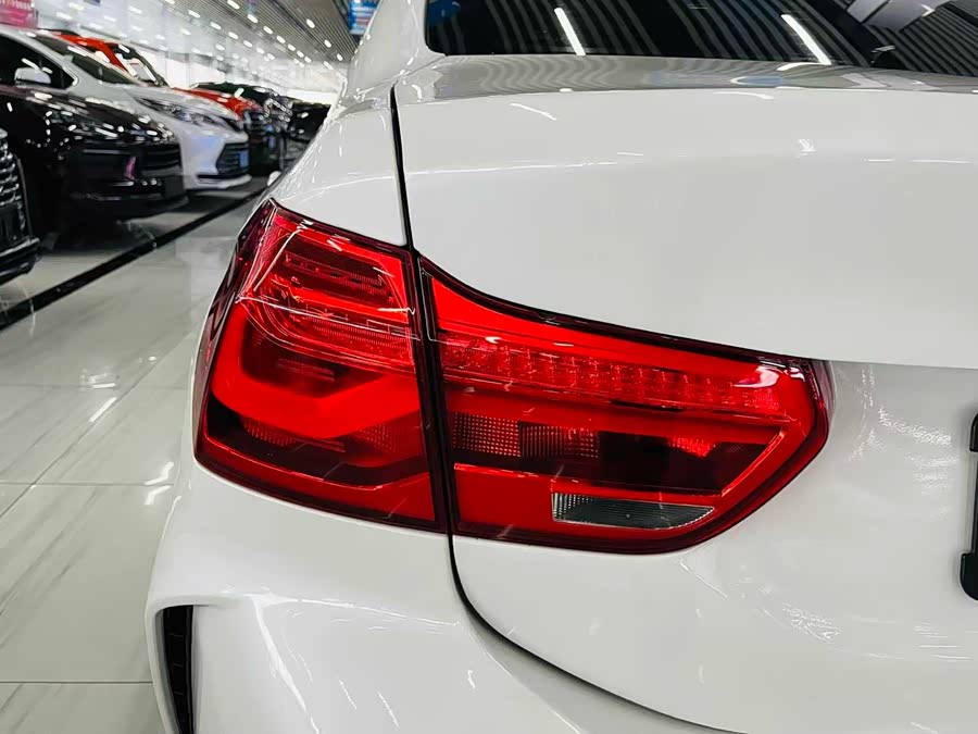 BMW 1 Series 2022 — фото 14