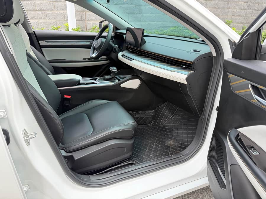 Geely Emgrand L 2022 — фото 17