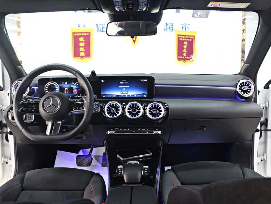 Mercedes-Benz A-Class 2023 — фото 11