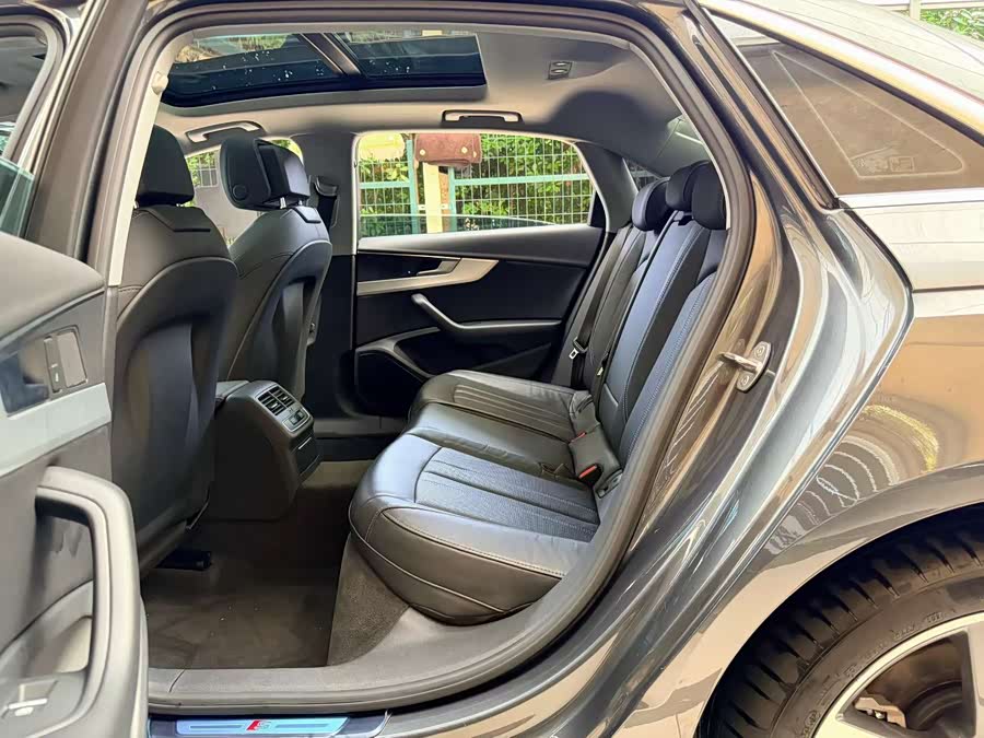 Audi A4L 2020