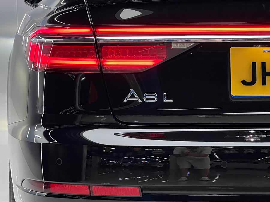 Audi A8 2021 — фото 43