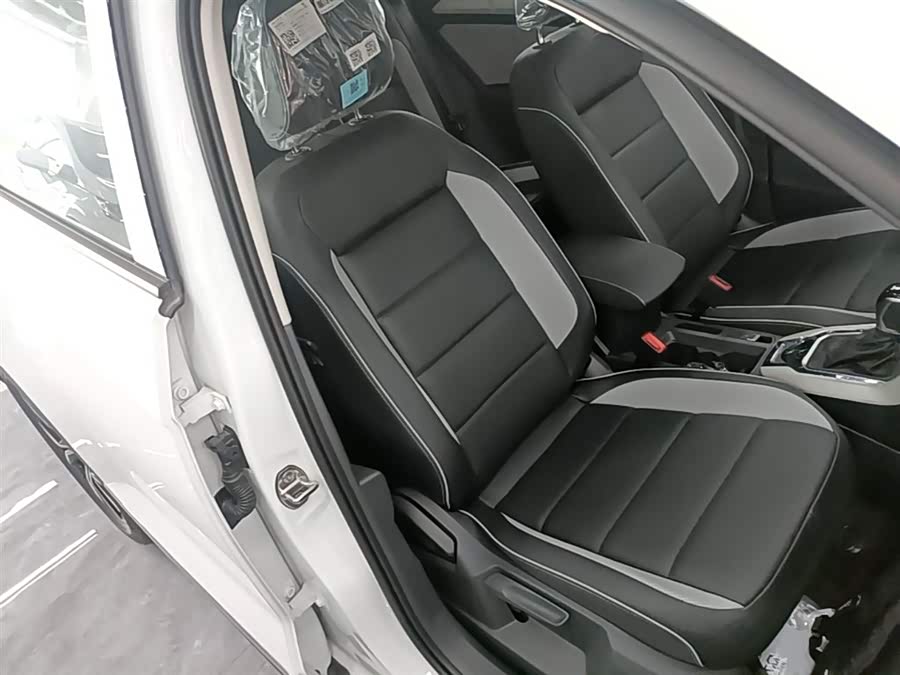 Volkswagen T-Roc 2025 — фото 25