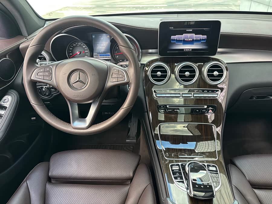 Mercedes-Benz GLC 2017 — фото 15