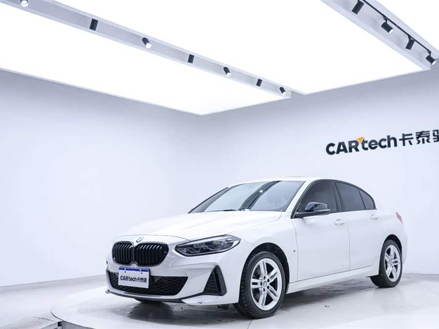 BMW 1 Series 2022 — фото 16