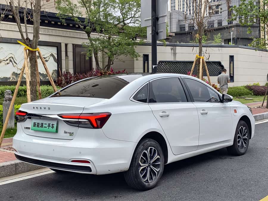 Roewe MAX 2022 — фото 9