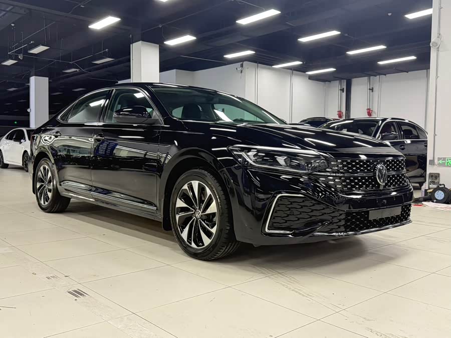 Volkswagen Passat 2023