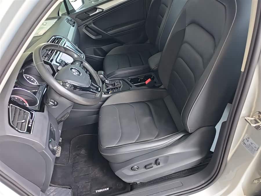Volkswagen Tiguan L 2018 — фото 15