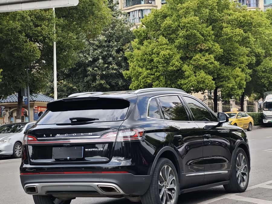Lincoln Nautilus 2021