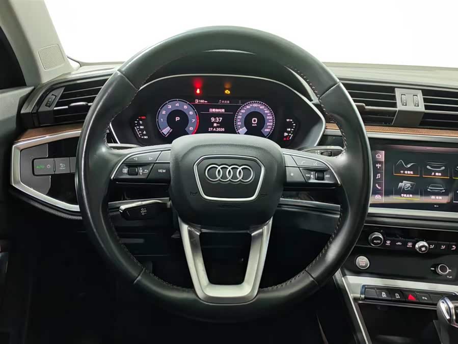 Audi Q3 2020 — фото 11
