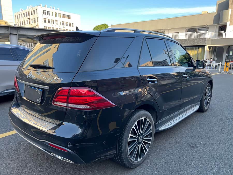 Mercedes-Benz GLE 2017 — фото 11