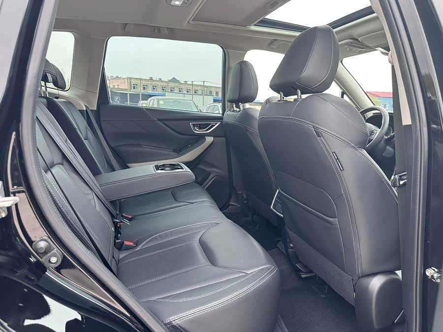 Subaru Forester 2022 — фото 22
