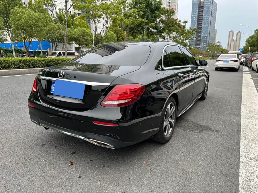 Mercedes-Benz E-Class 2018 — фото 9